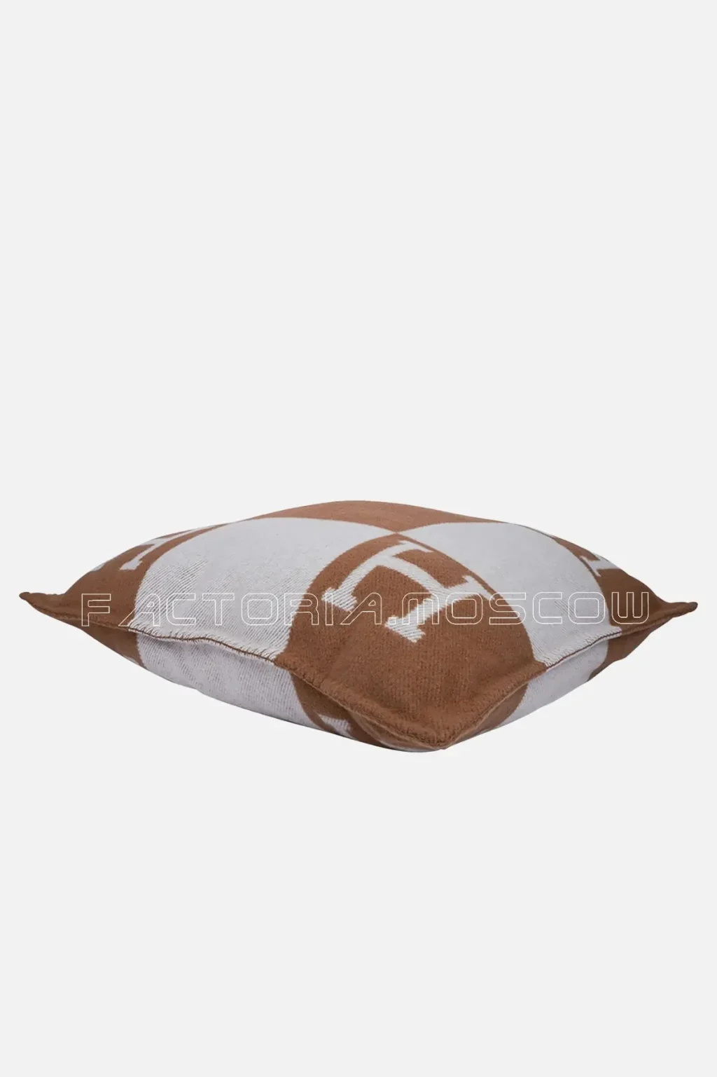 Hermes Pillow Avalon Camel / Ecru Large