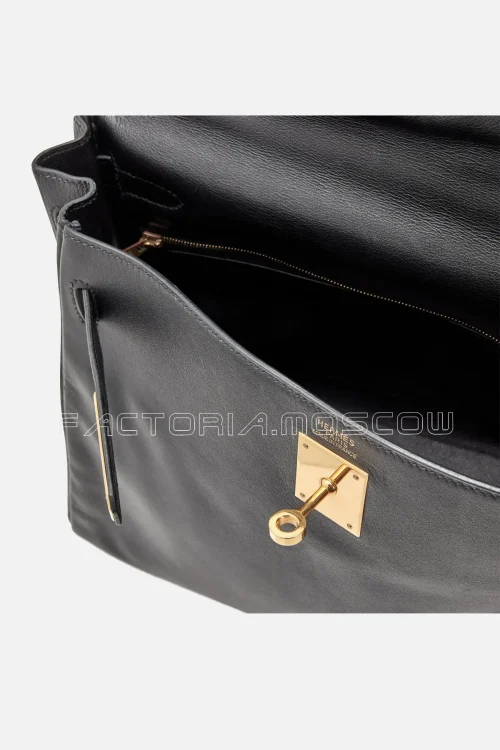 Hermès Kelly Retourne 32 Box Calf Colour Black GHW