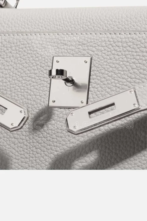 Hermès Kelly Retourne 28 Togo Gris Pâle PHW