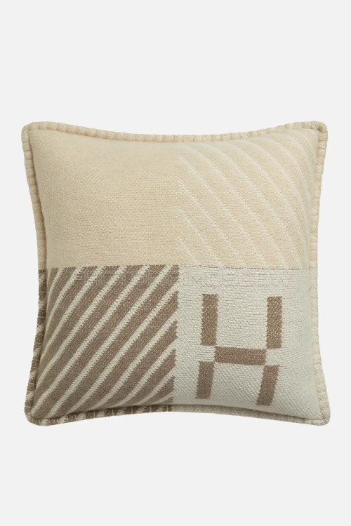 Hermes Avalon Zellige pillow Colour Naturel/Galet