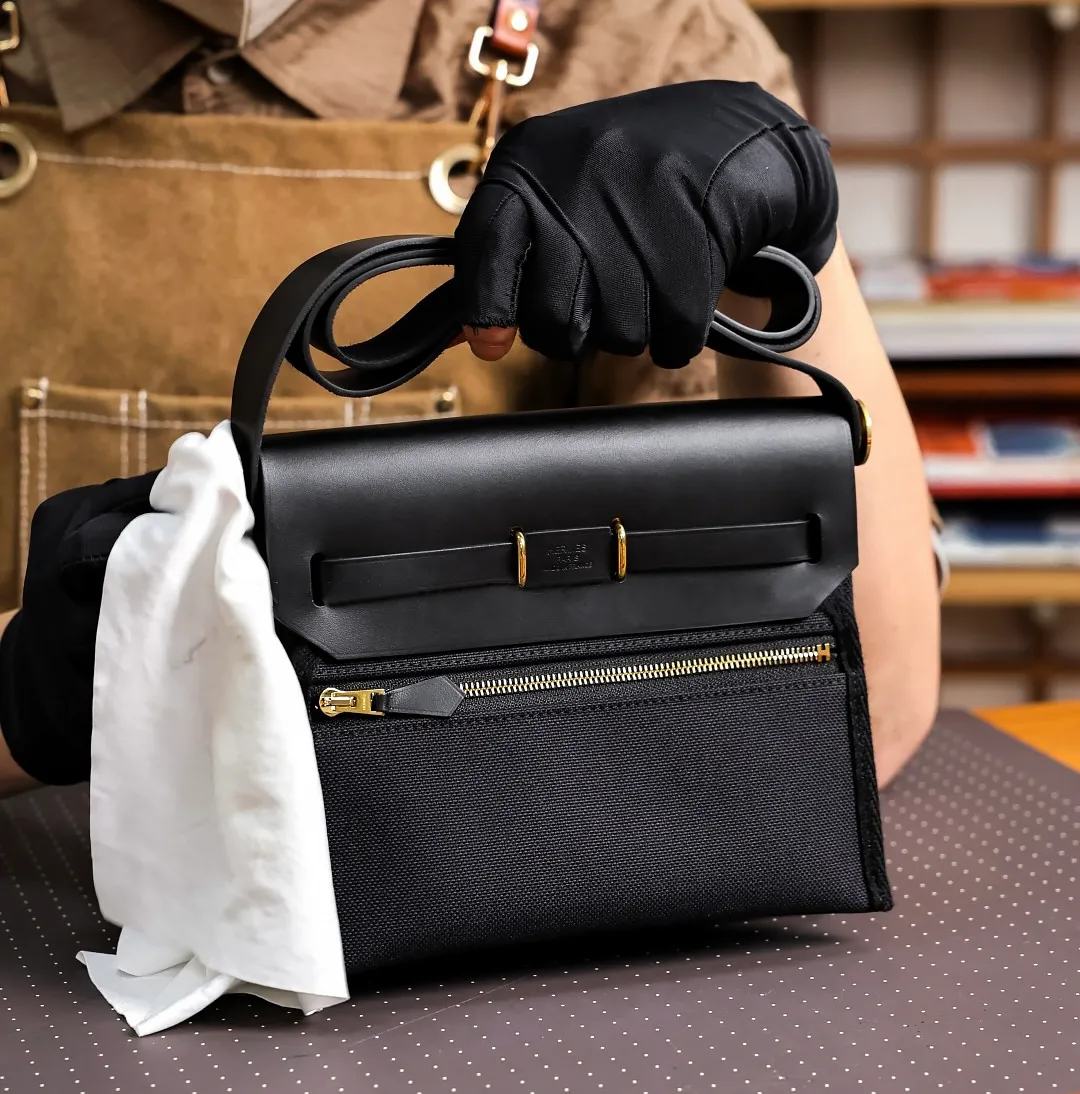 Hermès Herbag 31 Bleu Electrique/Black Vache Hunter PHW